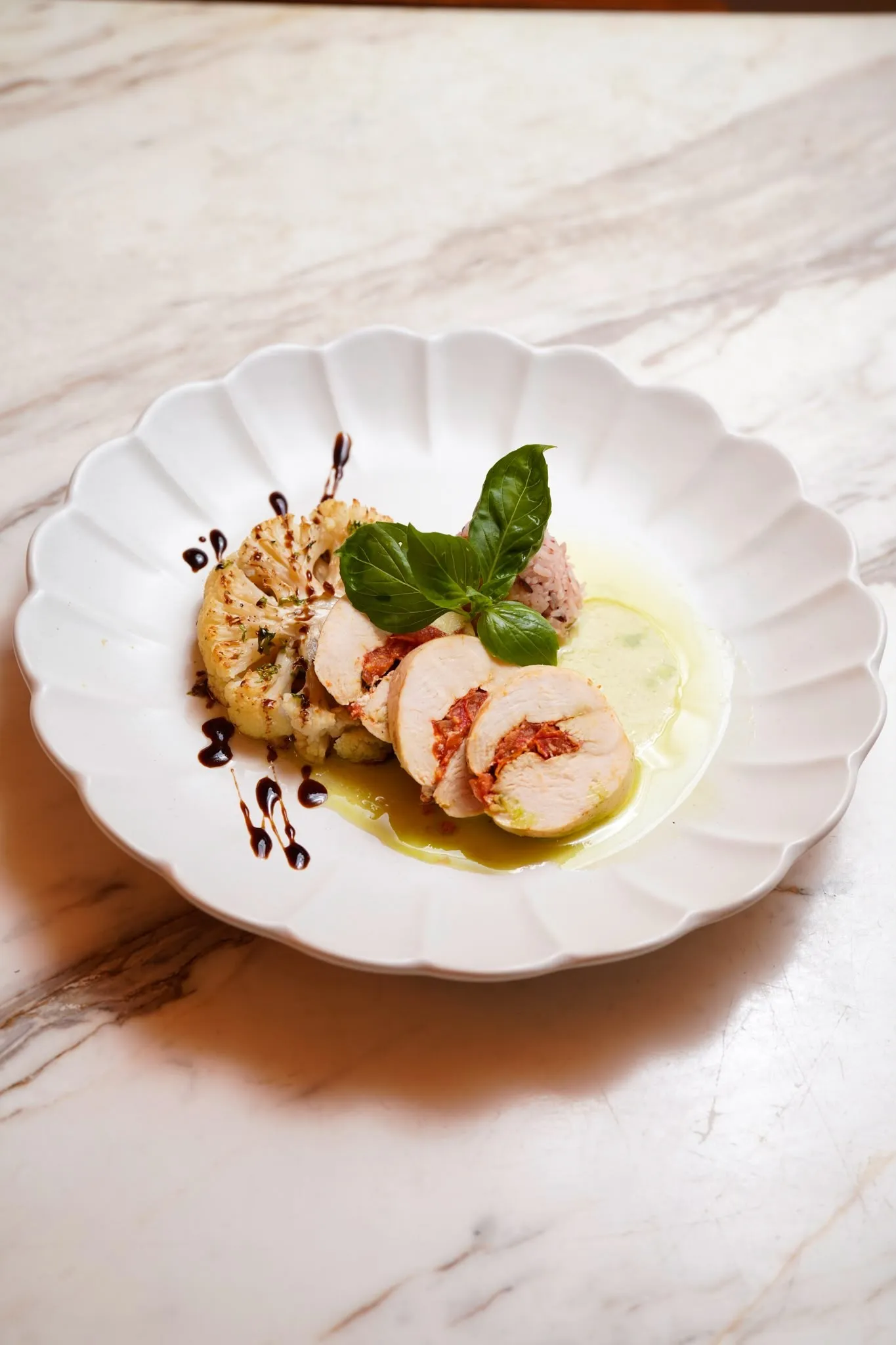 Scallops with basil and oil